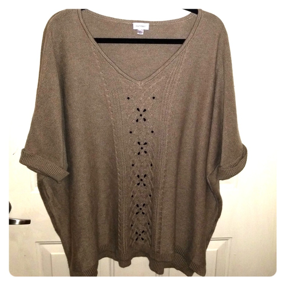 Avenue short sleeve sweater